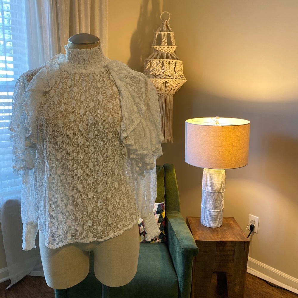 Lace top - Picture 3 of 4